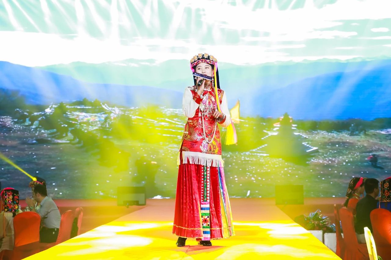 金沙古酒品牌大使丹巴美人盛情助力