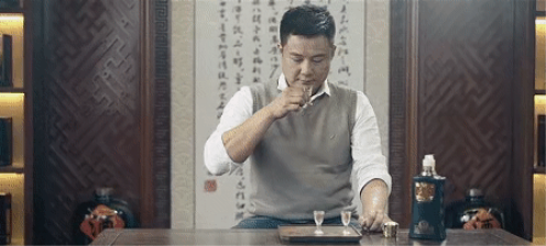白酒闻香
