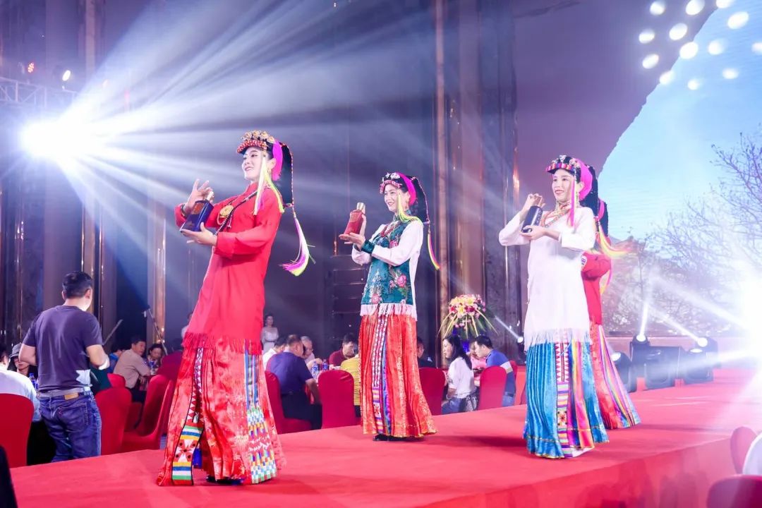 金沙古酒丹巴美人盛情助力