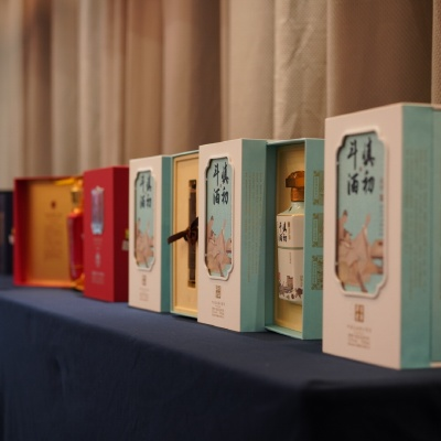 金沙古酒慎初烧坊系列新品和慎初斗酒系列新品