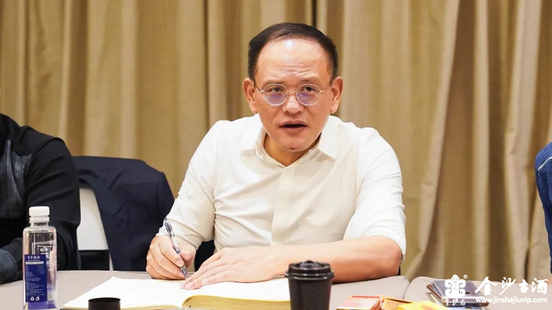 金沙古酒董事长李瑞杰在研讨会上发言